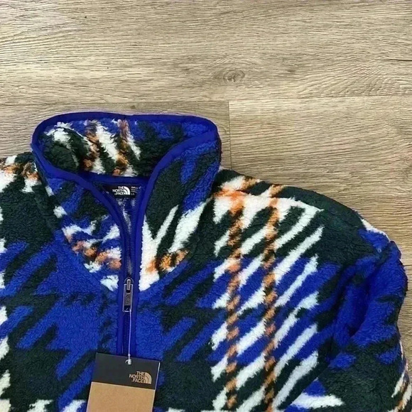 The North Face Girl’s Fleece Hoodie, Large (Size 12) - Picture 2 of 9